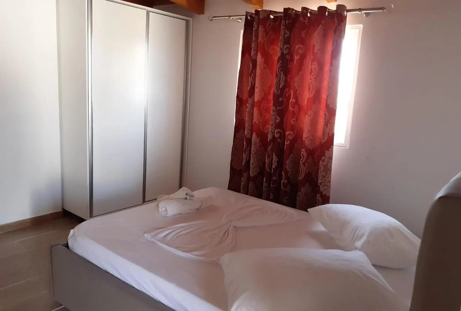 Ramaj Apartment 사밀 0*,