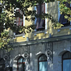 monarc.hotels-in-tirana.com/